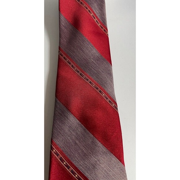Vintage Westchester Classics Men's Necktie Red Purple Pattern Polyester - Picture 6 of 6